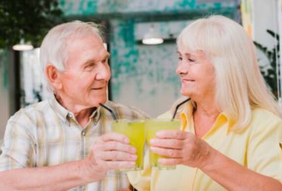 Сладкие напитки связаны с риском развития дряхлости у пожилых людей