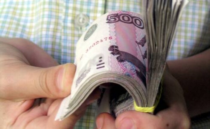 Эксперты объяснили снятие сбережений: россияне покупают то, что потом подорожает