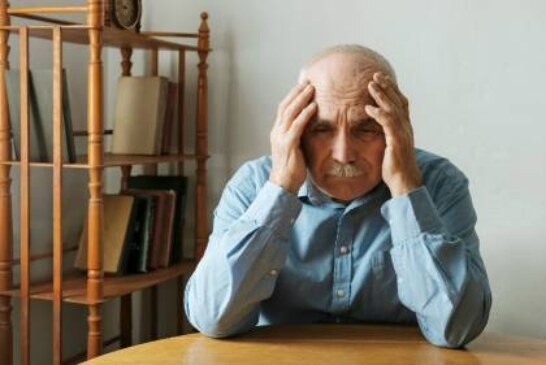 Путаница с оплатой счетов может быть симптомом приближающейся болезни Альцгеймера