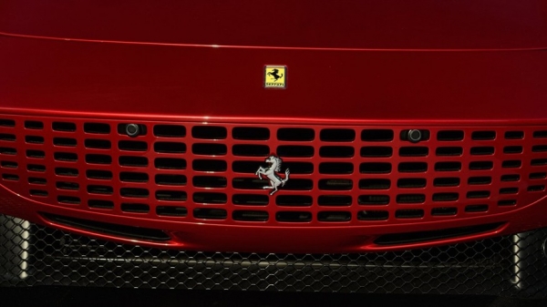 В Ferrari решили не останавливаться на одном: у бренда будет несколько кроссоверов