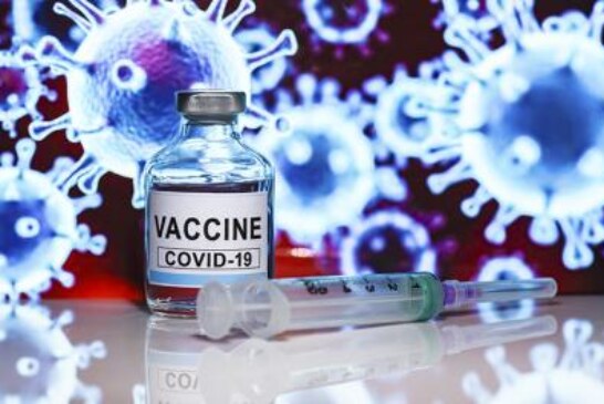Вакцины от COVID-19 на всех не хватит: Почему начнут не с чиновников, а учителей и врачей