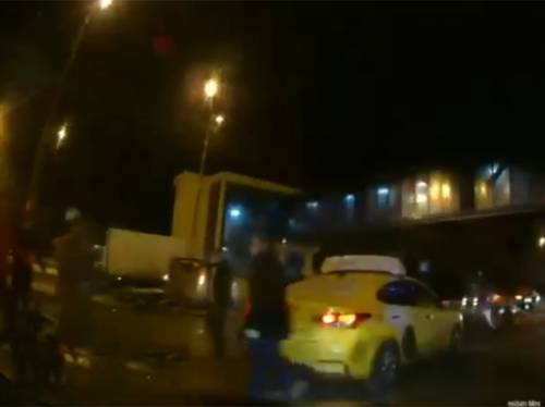 В Москве машина сбила людей, помогавших сбитому инспектору
