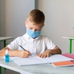 Дети чаще заражаются SARS-Cov-2 от взрослых, чем от одноклассников — CDC