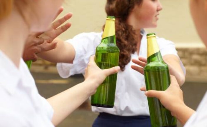 Три периода жизни, в которые алкоголь особенно опасен для мозга