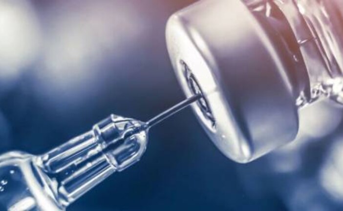 Великобритания первой в мире начнет массовую вакцинацию от COVID-19. Препаратом Pfizer и BioNTech