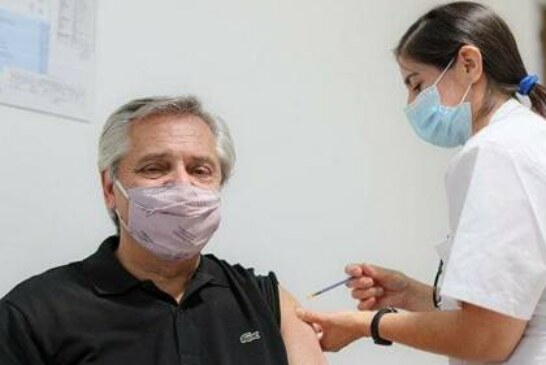 Президент Аргентины поблагодарил институт Гамалеи после вакцинации