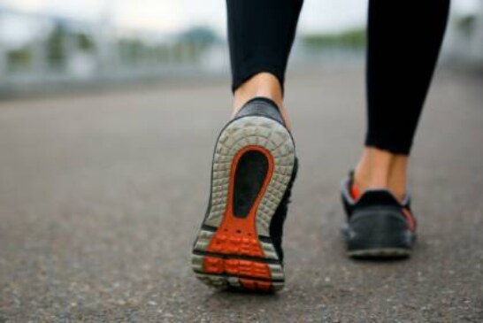 Ученые узнали, какую обувь лучше носить при коленном остеоартрите