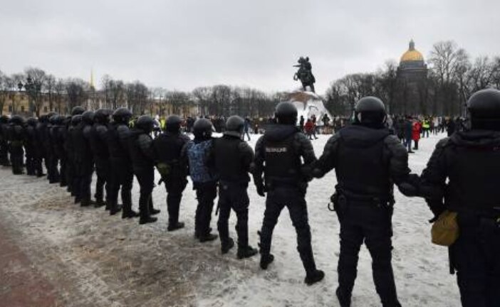 Защита пострадавшей на акции в Петербурге запросила у СК данные о деле
