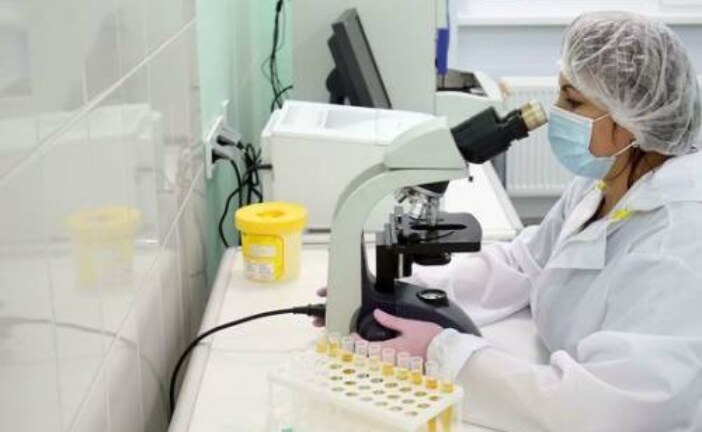 Сверхзаразный бразильский штамм коронавируса встревожил ученых: убивает быстрее
