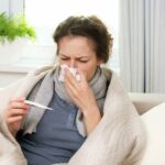 Ученые выяснили, почему с возрастом тяжелее переносятся грипп и COVID-19