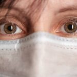 В глазах пациентов с тяжелым COVID-19 обнаружили аномальные изменения