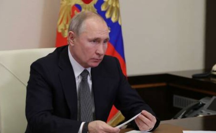 Песков заявил, что рейтинг Путина основан на делах, а не на инсинуациях