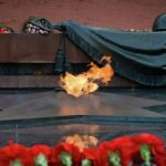 Депутаты Госдумы возложили цветы к Могиле Неизвестного Солдата