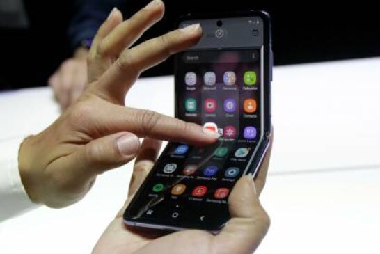 Названы сроки выхода смартфонов Samsung с гибким дисплеем