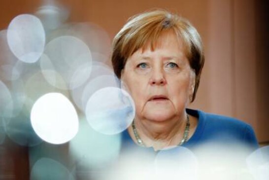 «Меркель приходится нелегко»: немецкий политолог обратился к россиянам