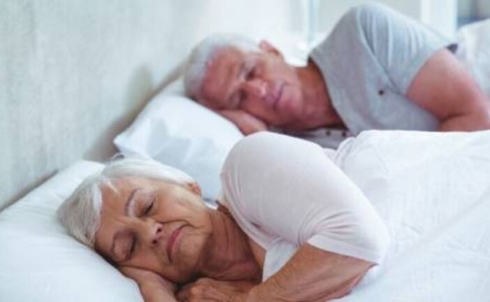 Нарушения сна у пожилых людей связали с риском деменции и преждевременной смерти