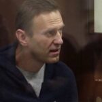 Судья сняла вопрос прокурора Навальному об участии в «Русском марше»