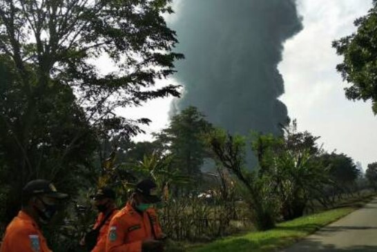 Число пострадавших при пожаре на НПЗ в Индонезии достигло 28 человек