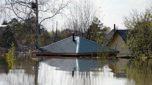 Подтопления из-за весеннего паводка угрожают жителям 33 регионов