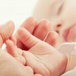 В Японии выявили первый случай передачи COVID-19 от матери новорожденному
