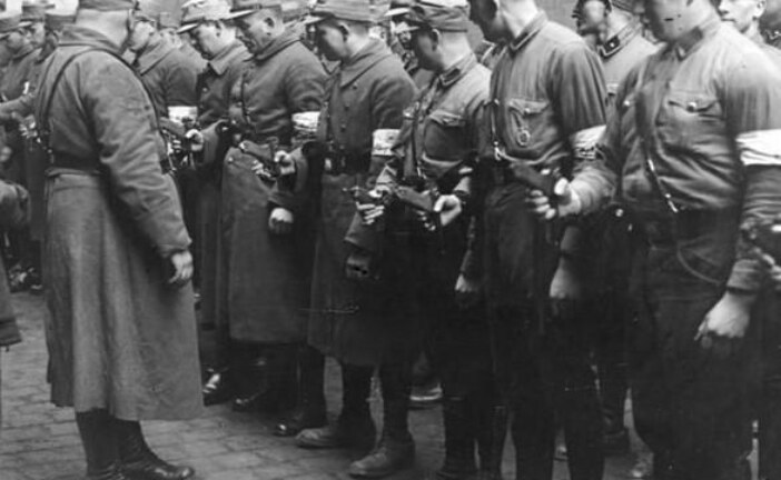 Историк Надеин рассказал о проблемах армии Третьего рейха с дисциплиной, топливом и вооружением