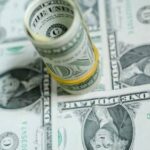 Лавров считает уход от доллара способом снизить риск санкций