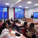 В России появится единый оклад для молодых учителей