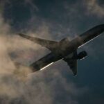 Летевший в Москву самолет совершил вынужденную посадку