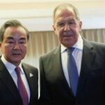 Ван И: Россия и Китай плечом к плечу борются с «политическим вирусом»