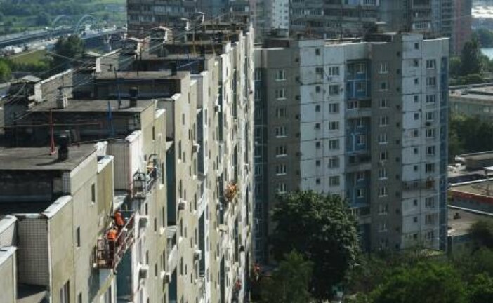 Около 2 тысяч домов включены в программу капремонта 2021 года в Москве