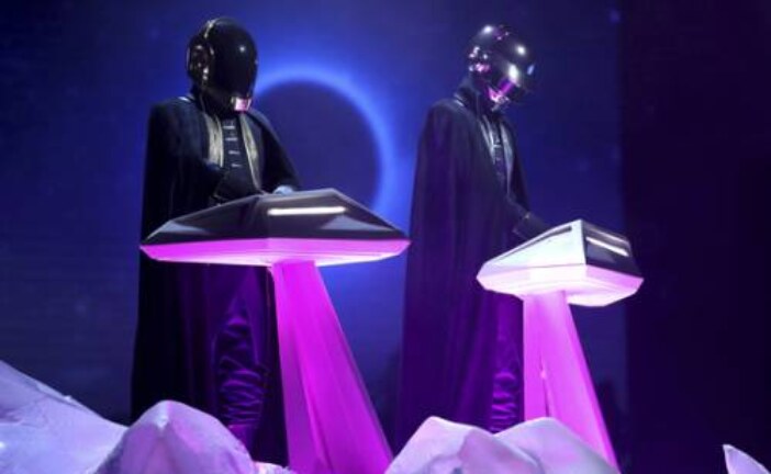 Тимур Родригез и Jukebox Trio почтили память легендарных Daft Punk мини-трибьютом