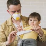 Наличие ребенка в доме может влиять на связанные с COVID-19 риски у взрослых