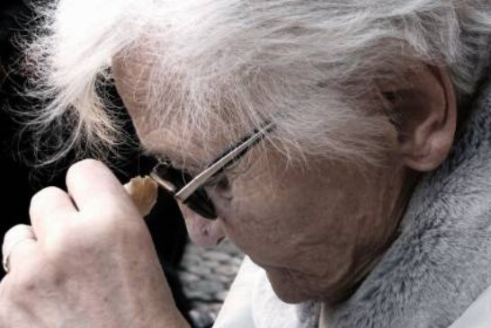 Одновременное ослабление слуха и зрения удваивает риск деменции
