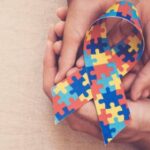 «Человек дождя»: 5 важных фактов о расстройствах аутистического спектра