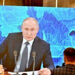 Путин напомнил о популистских обещаниях парламентариев в девяностые годы