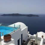 Греческие отели в преддверие наплыва российских туристов выносят лишнюю мебель