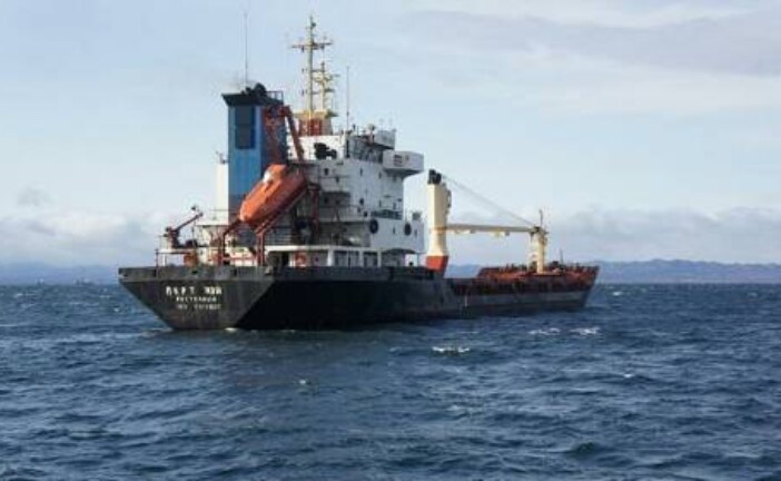 Экипажу задержанного на Камчатке теплохода «Порт Мэй» выплатили долги
