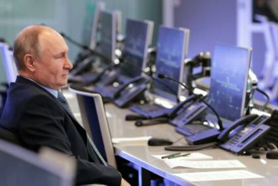 Путин посетил координационный центр правительства