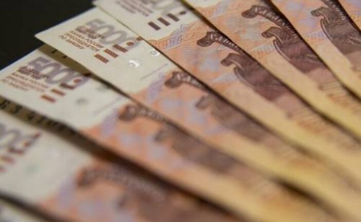 Санкции США грозят России взлетом цен: экономисты спрогнозировали падение рубля