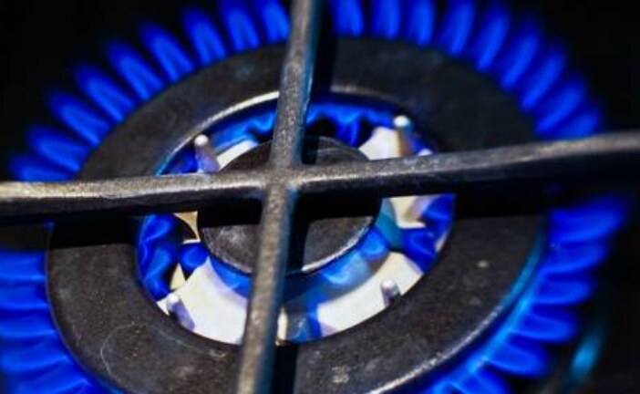 Украинцев обязали платить за газ вдвое больше