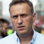 Защита Навального оспорила его регистрацию как склонного к побегу