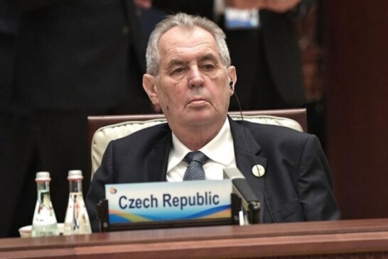 Президент Чехии Милош Земан пересел в инвалидное кресло
