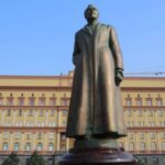 Коммунисты подадут в ФСБ заявление на людей, сносивших памятник Дзержинскому