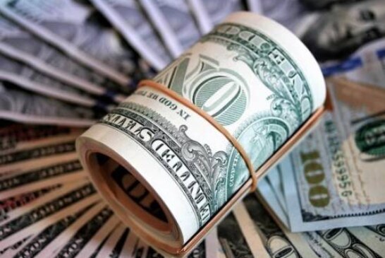 Эксперты исключили возможность полного отказа от доллара в международных расчетах