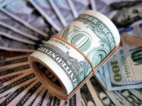 Эксперты исключили возможность полного отказа от доллара в международных расчетах