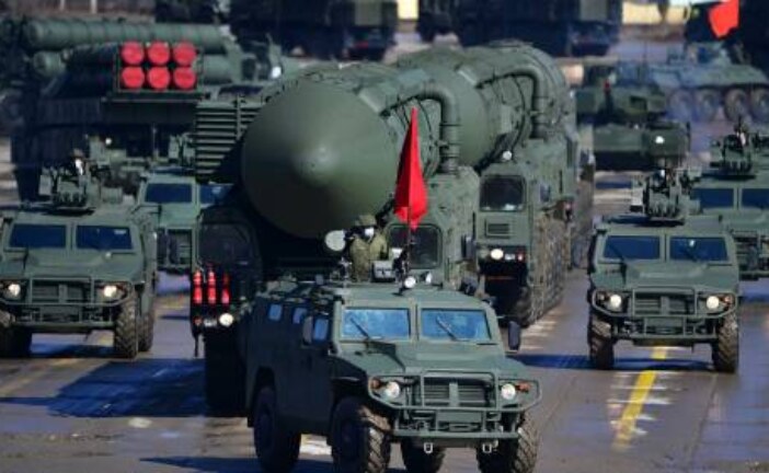 Военная техника, принимающая участие в Параде Победы, прибыла в Москву