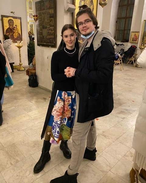 Дина Немцова развелась с мужем через два месяца после венчания | StarHit.ru