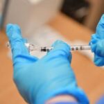 В Кремле оценили идею обязательной вакцинации от коронавируса