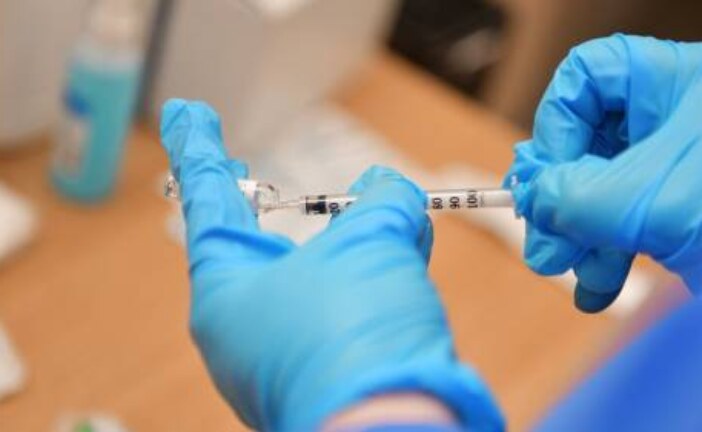 В Кремле оценили идею обязательной вакцинации от коронавируса