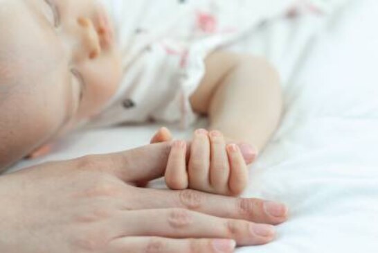 Новое исследование подтвердило низкий риск заражения новорожденного от матери с COVID-19